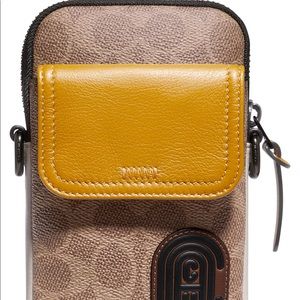 COACH Men’s Pacer Pouch